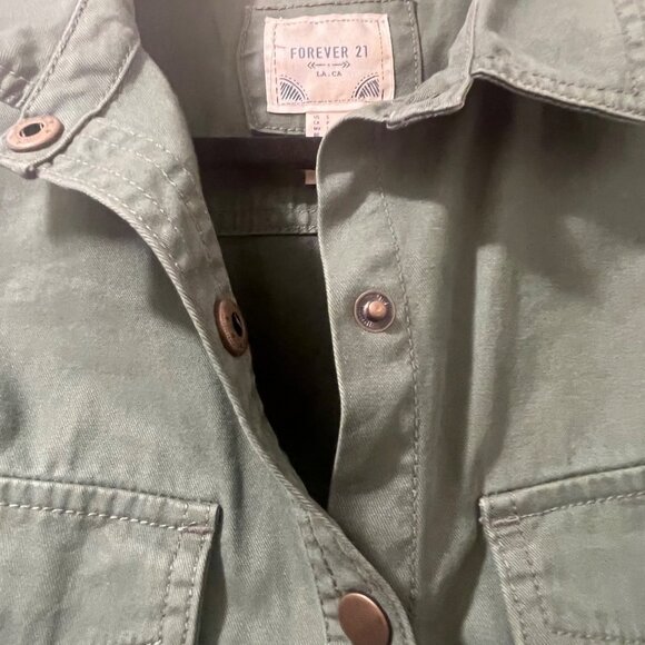 Forever 21‎ Women Green Long Sleeve Button Down  Shirt Size Small - Picture 4 of 6